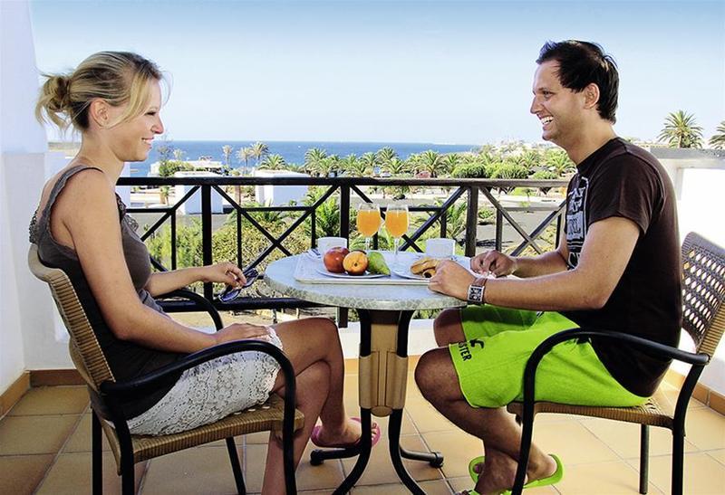 Allsun Hotel Albatros Costa Teguise Extérieur photo